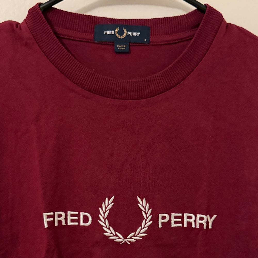 Fred Perry Men's Deep Red Short Sleeve Tee - Picture 4 of 4